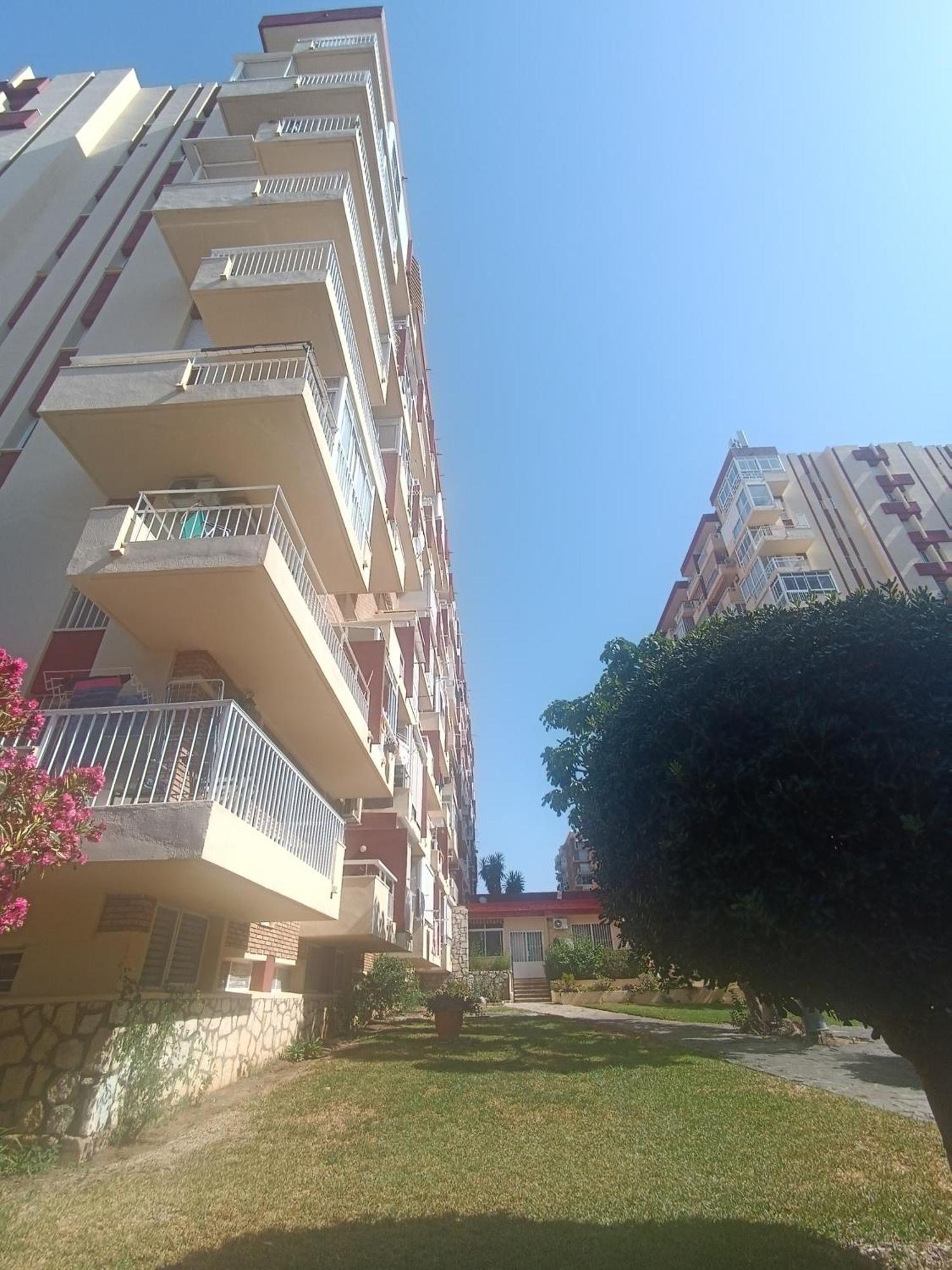 Iris Sunset Apartment *